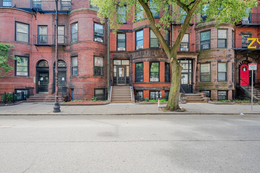 Building Photo - 511 Beacon St