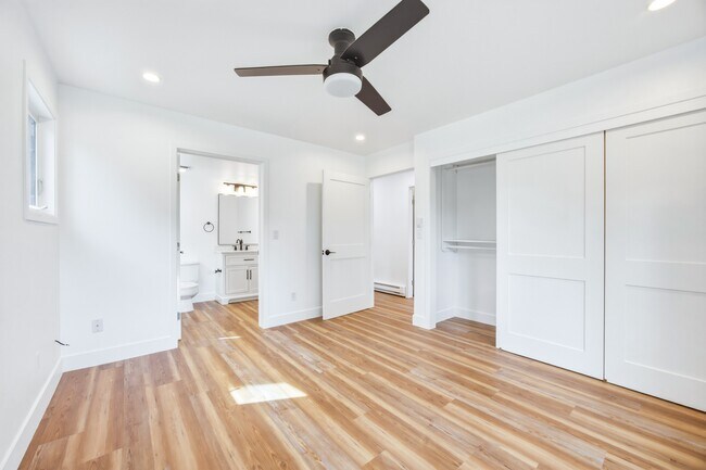 Building Photo - 34999 U.S. 6-M101