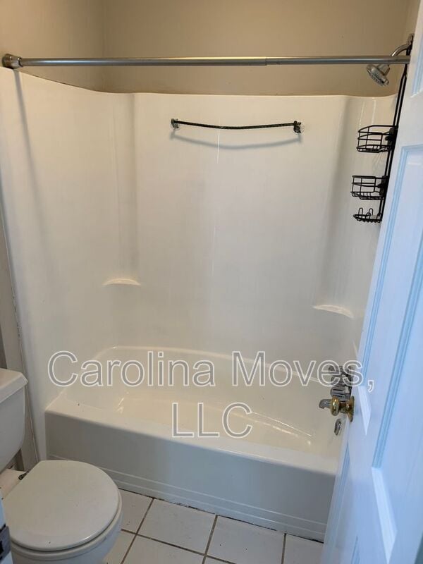 Building Photo - 121 Chipwood Ln