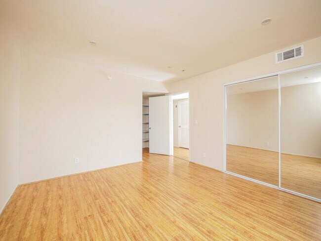 Floorplan - 5317-5311 Denny Ave