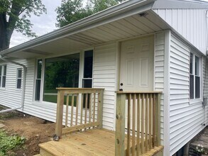 Building Photo - 3 Bedroom Home in Valpo