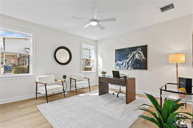 Building Photo - 208 W Frances Ave