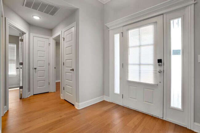 Building Photo - 3 Bed 2 Bath Home near Stonebridge Meadows Country Club