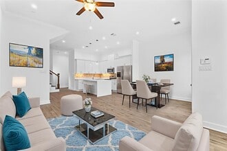 Building Photo - 7805 Farnsworth St