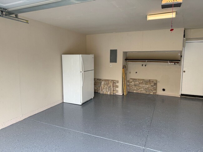 Building Photo - Updated 3 Bedroom 2.5 Bath 2 Story Condo Fairfield *Star Rentals