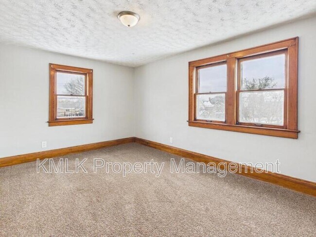 Building Photo - 806 Crouse St