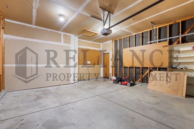 Building Photo - 2126 N Pine Grove St