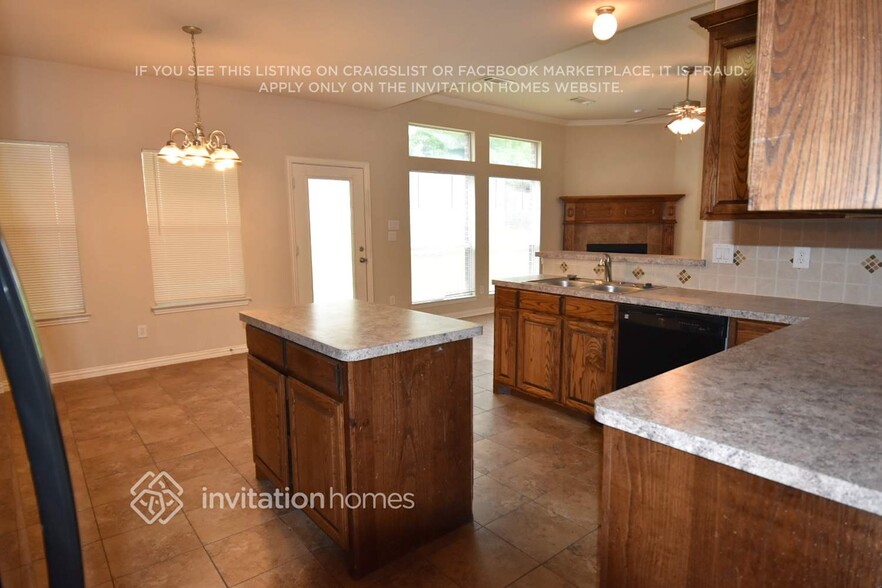 Building Photo - 515 Hidden Meadow Ct