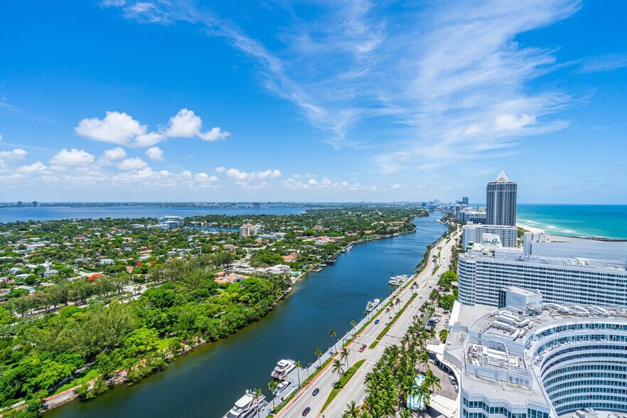 Building Photo - 4385 Collins Ave