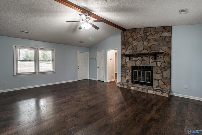 Building Photo - 313 Red Oak Rd