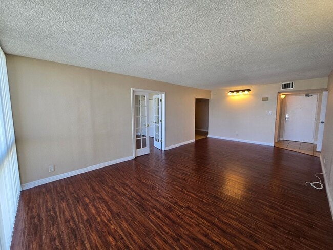 Building Photo - 2 Bedroom Condo at the Wimbledon Tennis Club Community