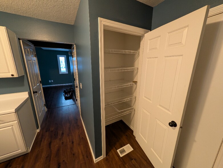 Building Photo - 5 Jefferson St