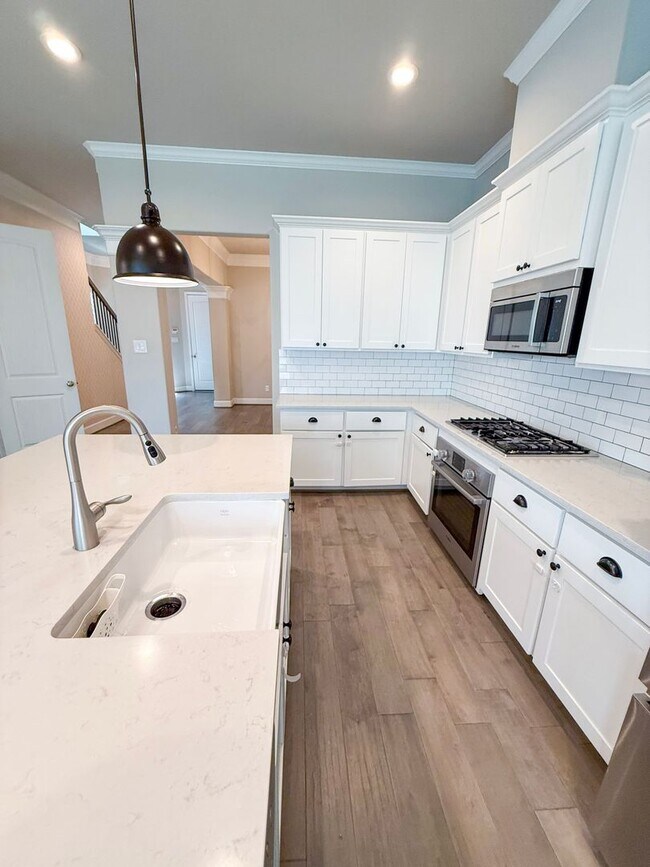 Building Photo - Come view this home located in the heart o...