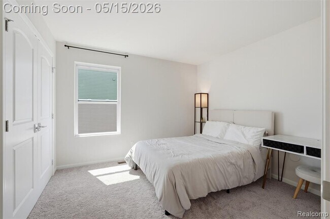 Building Photo - 241 Quartz Wy