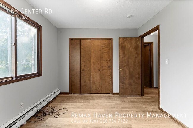 Building Photo - 485 Center Rd Unit 1, Bedford- Spacious 2 ...