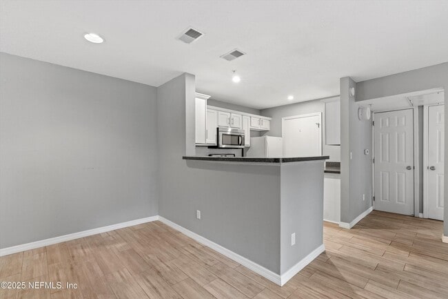 Building Photo - 7701 Timberlin Park Blvd