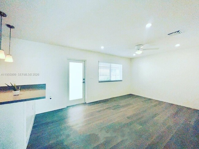 Building Photo - 7128 SW 22nd St