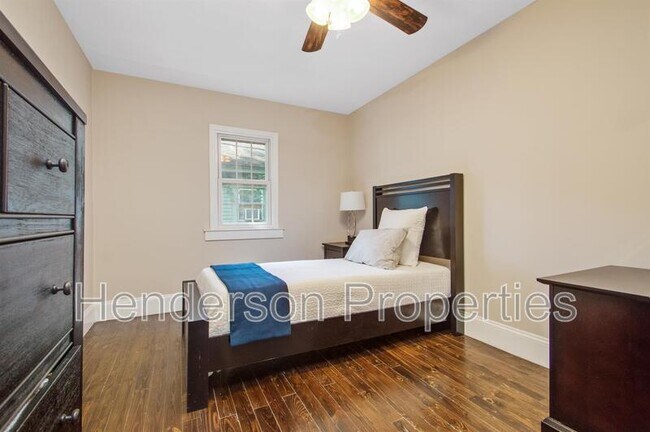 Building Photo - 217 Skyland Ave