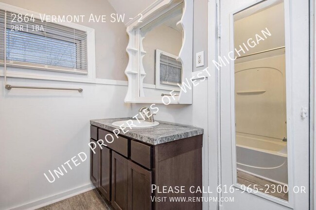 Building Photo - Available Now | Cute 2 Bedroom, 1 Bathroom...