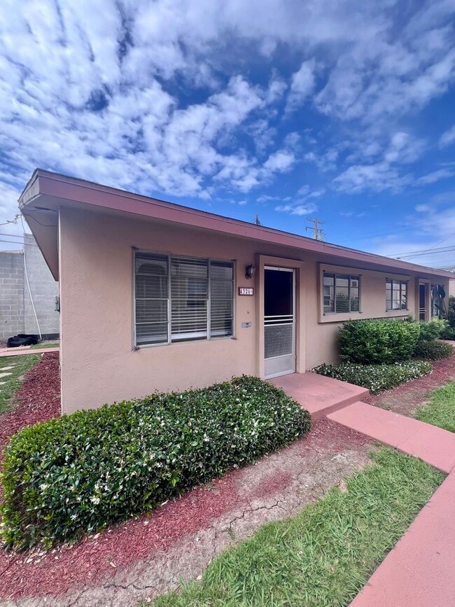 Building Photo - 4326 1/2 SWIFT AVENUE-