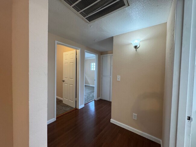 Building Photo - 2654 E Saginaw Way