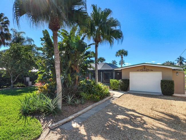 Building Photo - 1282 SW Pelican Crescent