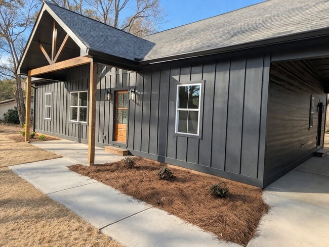 Building Photo - 141 Sewell Rd