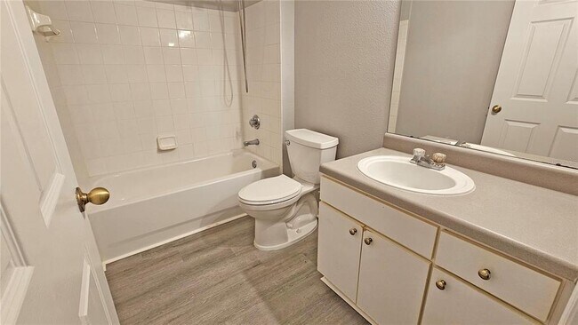 Building Photo - 9018 Lake Chase Island Way