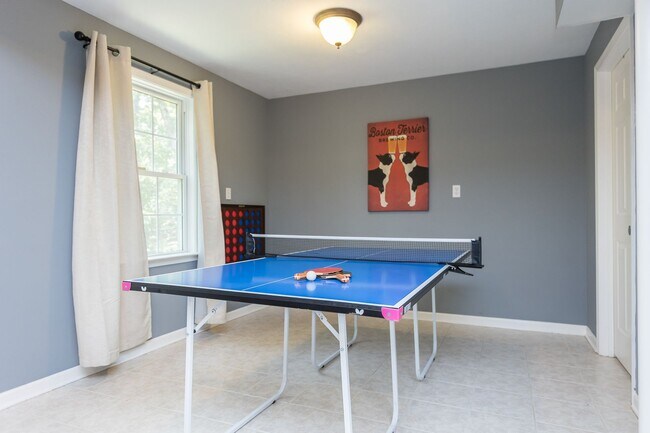 Building Photo - 3 Bedroom Home in Massanutten!!!
