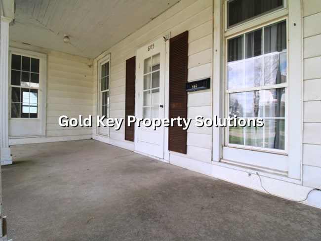 Building Photo - 803-807 High Street