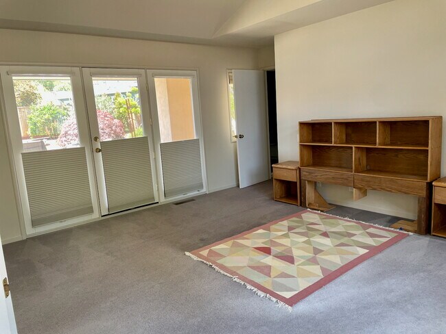 Building Photo - 138 Bradley Dr