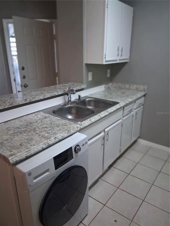 Building Photo - 2561 Grassy Point Dr