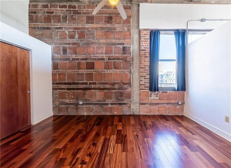 Building Photo - 1535 Walnut St Unit 701