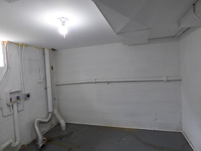 Building Photo - 1655 S Columbine St