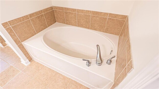 Building Photo - 2070 Hailston Dr NW