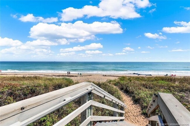 Building Photo - 10851 S Ocean Dr