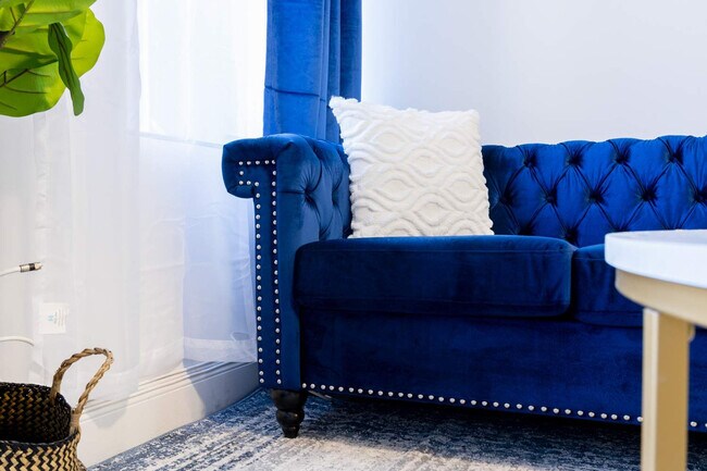 Building Photo - 1435 2nd Ave