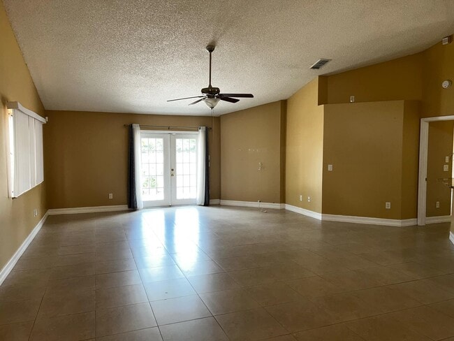 Building Photo - 8362 Dynasty Dr