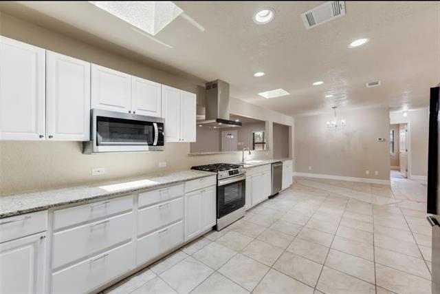 Building Photo - 2429 Towerwood Dr