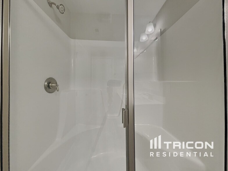 Building Photo - 49 Fish Whistle Ct