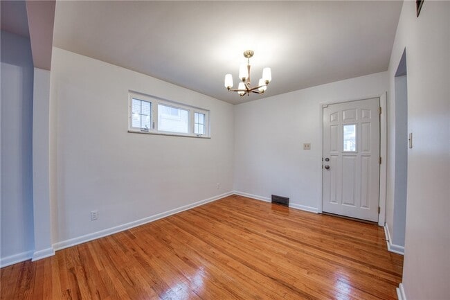 Building Photo - 5523 Rippey Pl