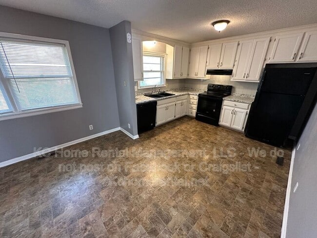 Building Photo - 10210 Fremont Ave