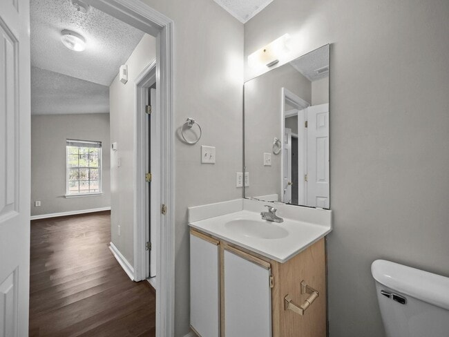 Building Photo - Welcome to Marsh Oaks!