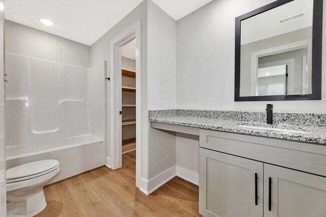 Building Photo - 5424 W 42nd St S