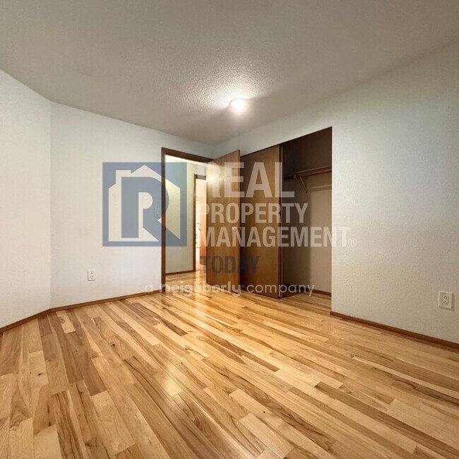 Building Photo - Remodeled Rambler In Gem Heights neighborh...