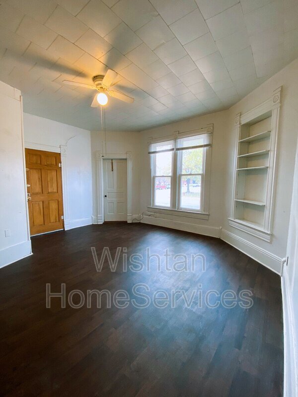 Building Photo - 236 W Washington St