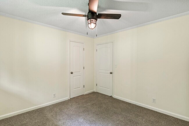 Building Photo - 1331 Phils Dr