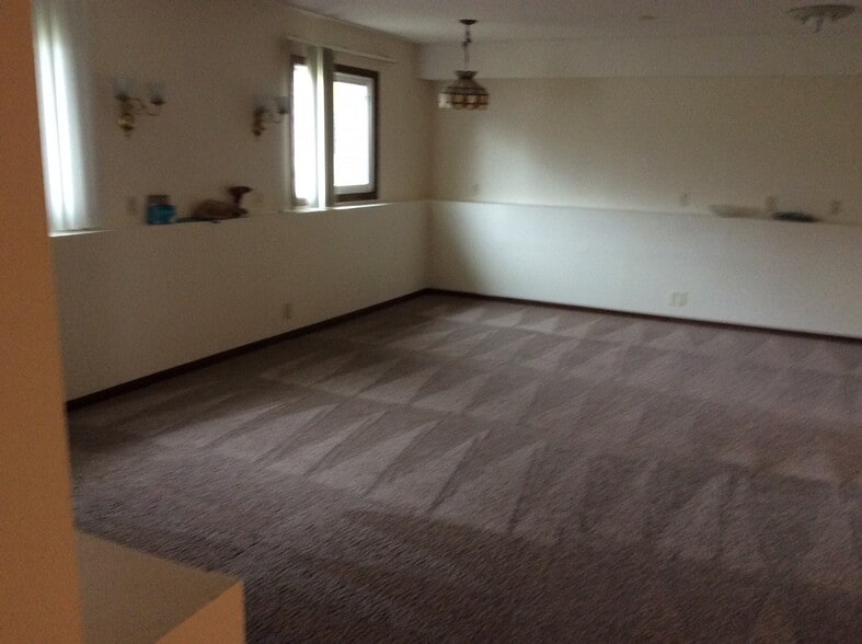 Building Photo - 1460 Meadow Ln