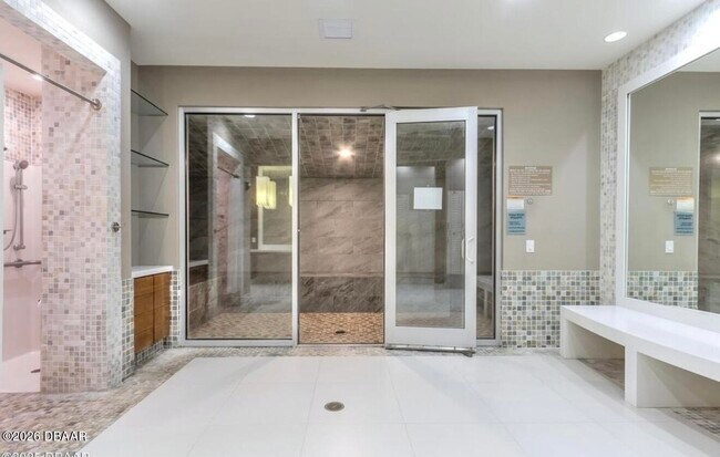 Building Photo - 231 Riverside Dr