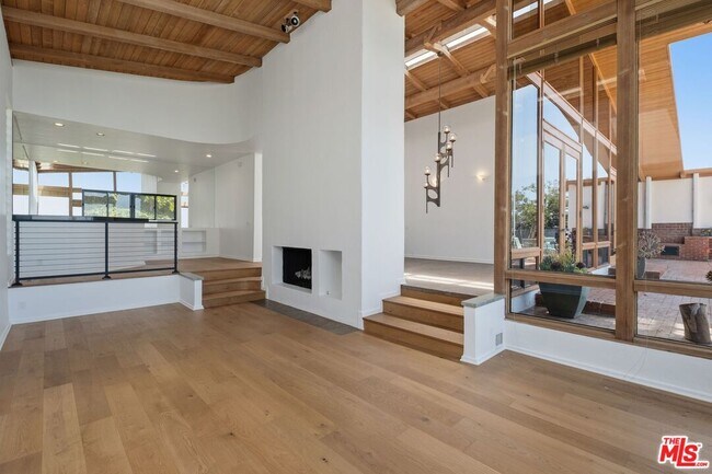 Building Photo - 3909 Sierks Way